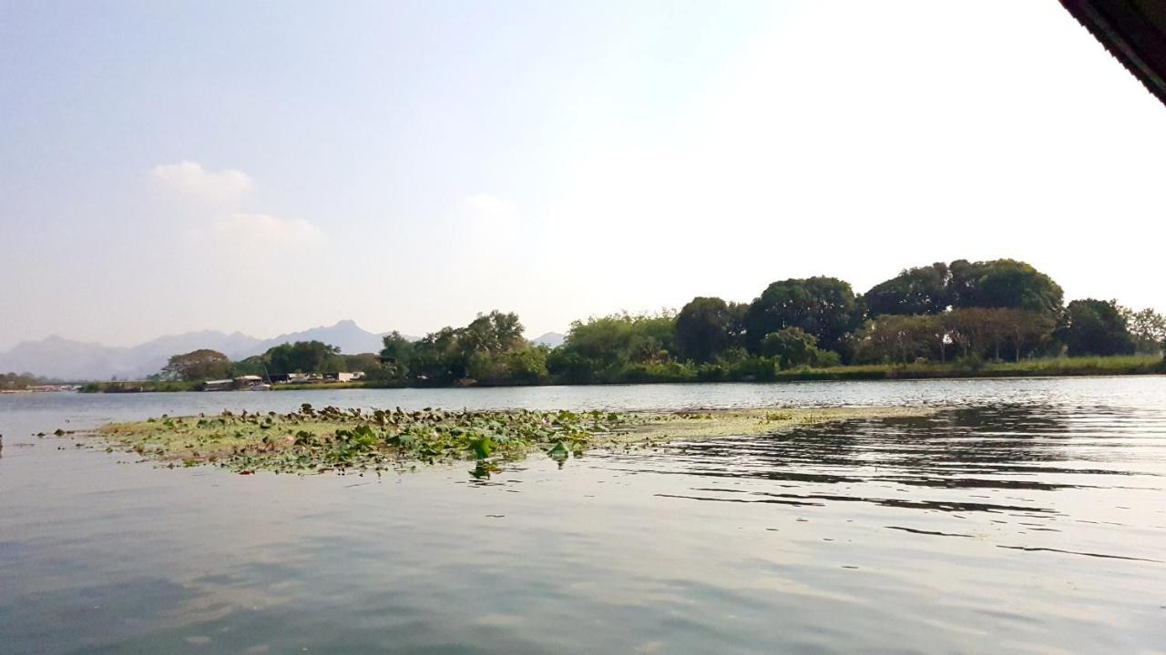 Tamarind Guesthouse Kanchanaburi Dış mekan fotoğraf