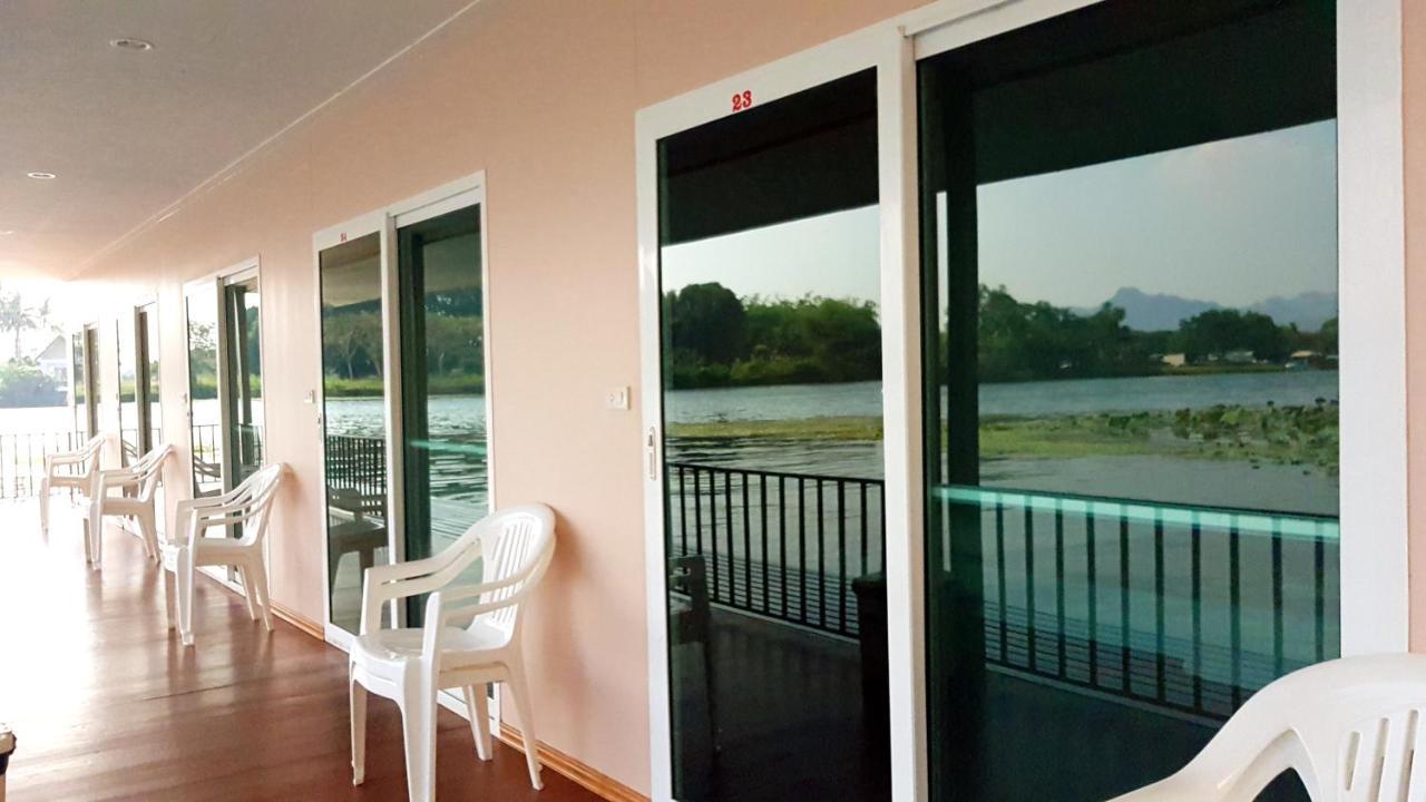 Tamarind Guesthouse Kanchanaburi Dış mekan fotoğraf