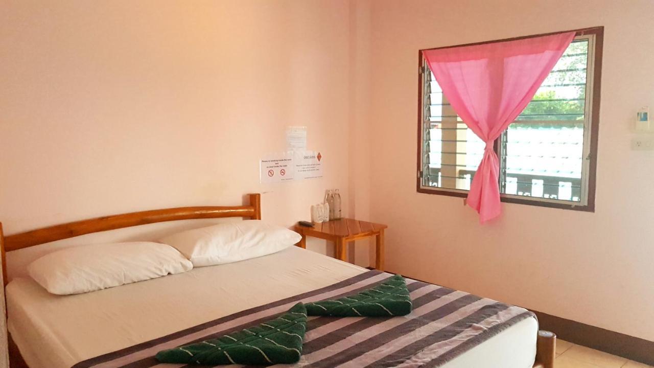 Tamarind Guesthouse Kanchanaburi Dış mekan fotoğraf