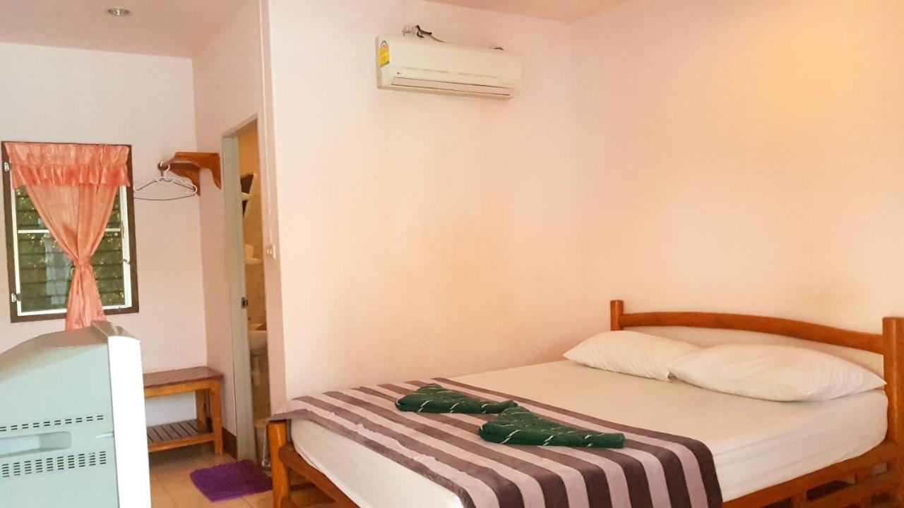 Tamarind Guesthouse Kanchanaburi Dış mekan fotoğraf