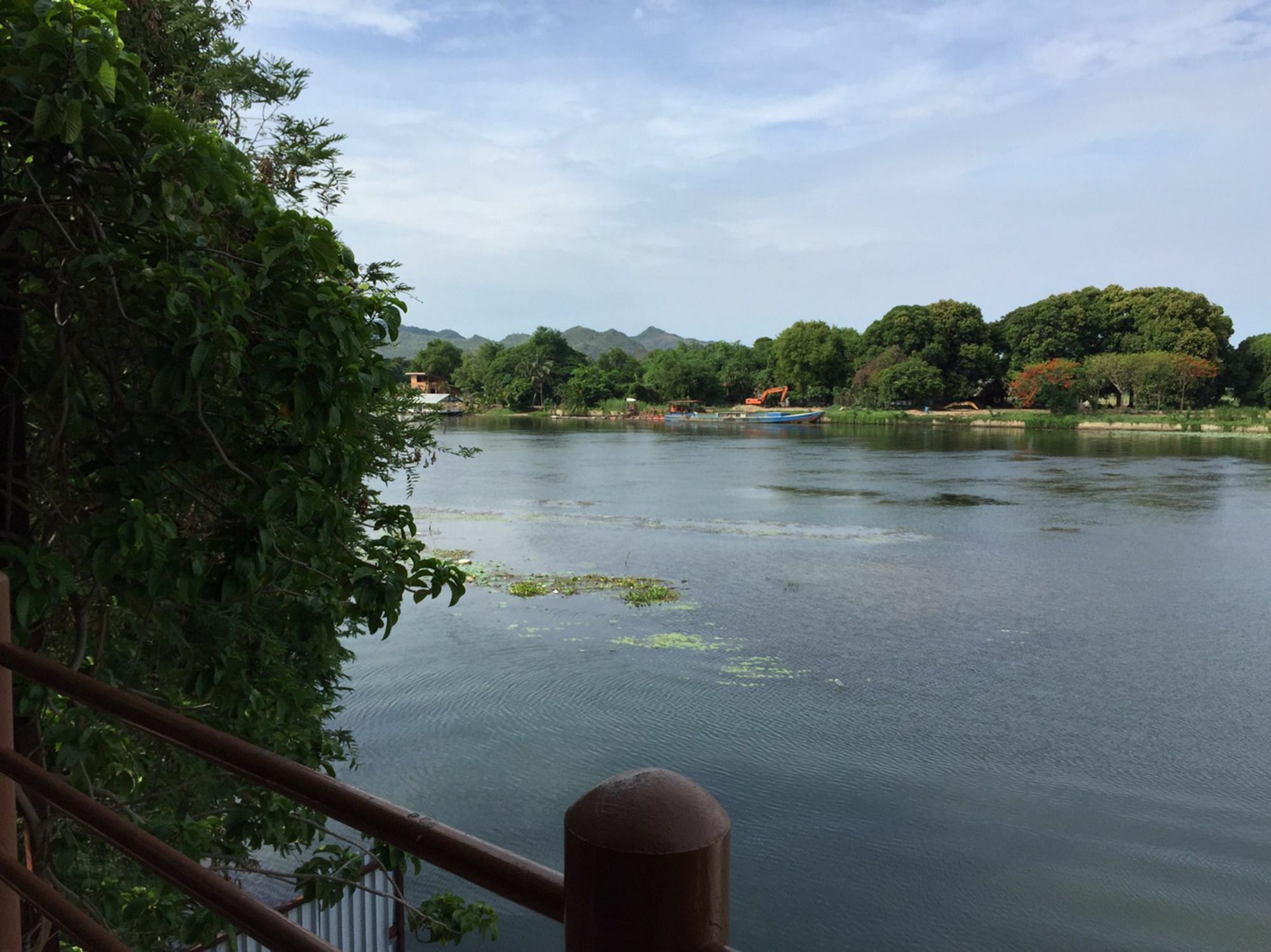 Tamarind Guesthouse Kanchanaburi Dış mekan fotoğraf